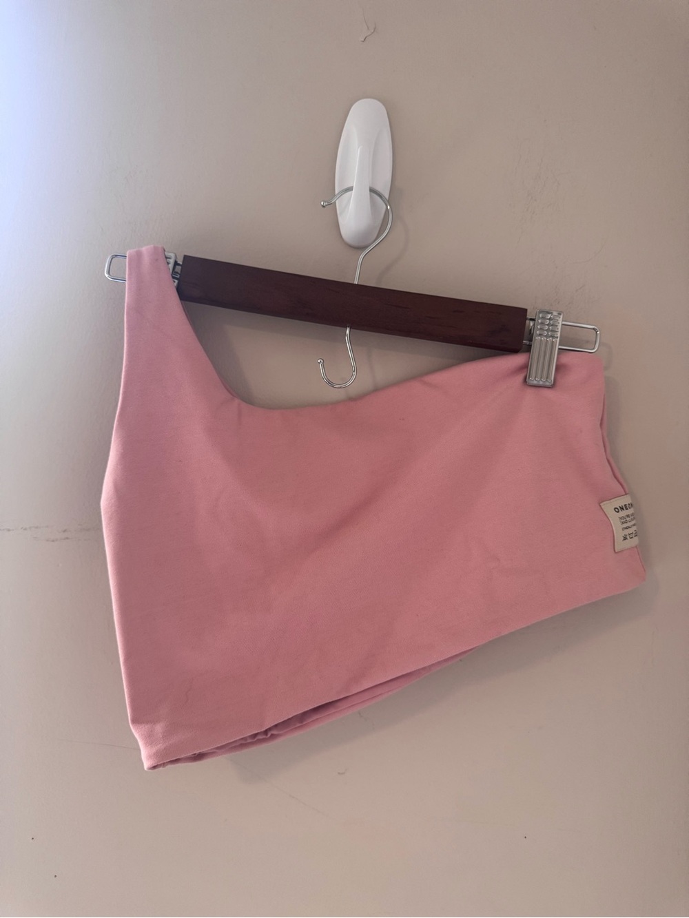 ONE ONE Swimwear Pink Seamless Asymmetrical One Shoulder Bikini Top L